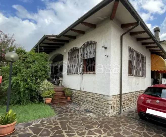 casa indipendente in vendita a Viareggio