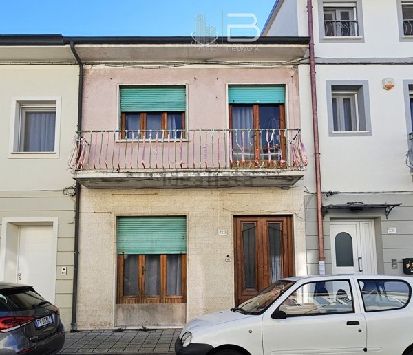 casa indipendente in vendita a Viareggio in zona Centro Storico