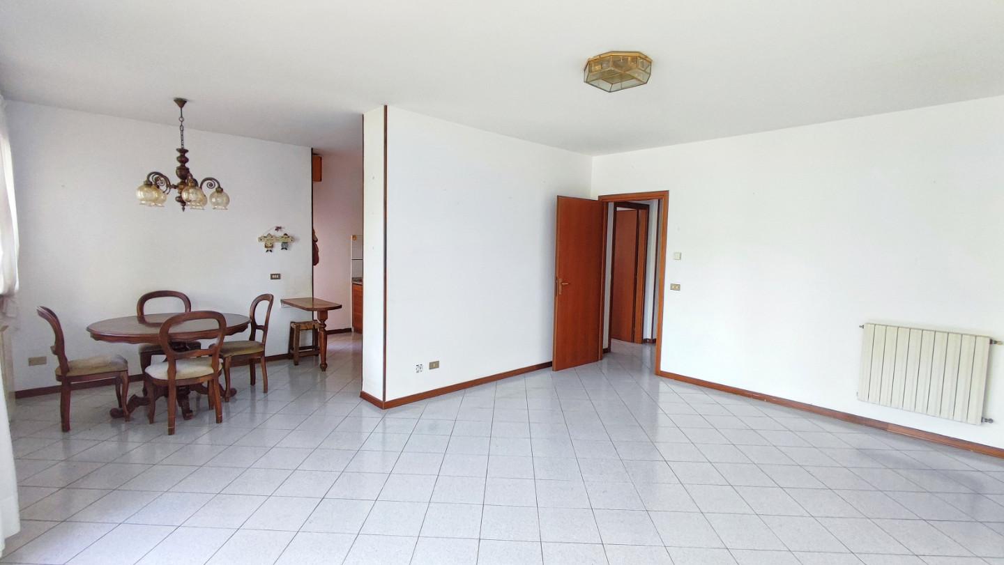 appartamento in vendita a Viareggio in zona Marco Polo