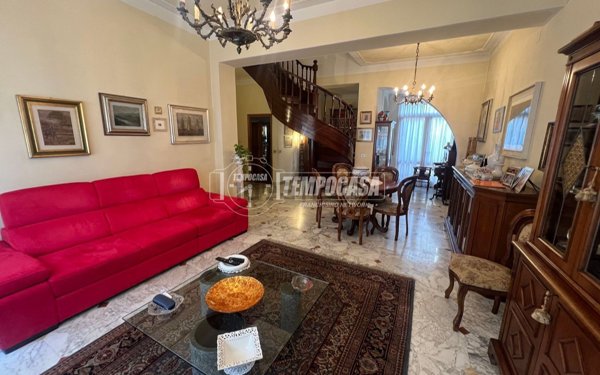 casa indipendente in vendita a Viareggio in zona Centro Storico