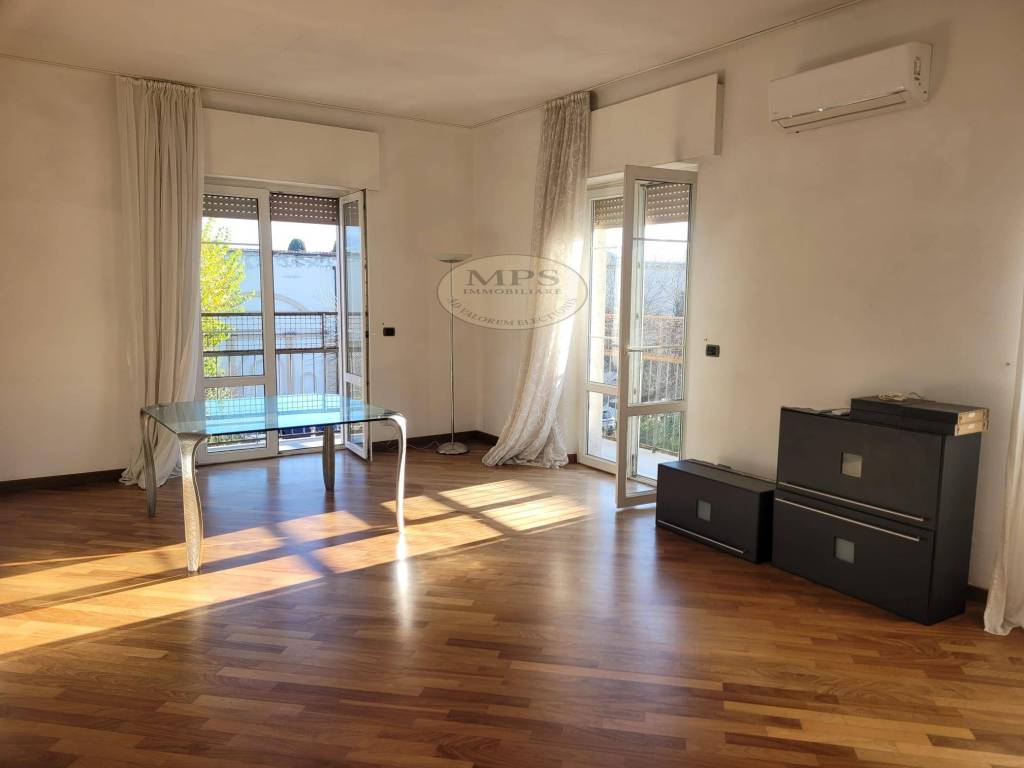 appartamento in vendita a Viareggio in zona Marco Polo