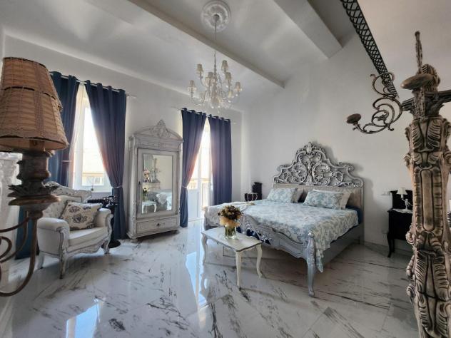 casa indipendente in vendita a Viareggio