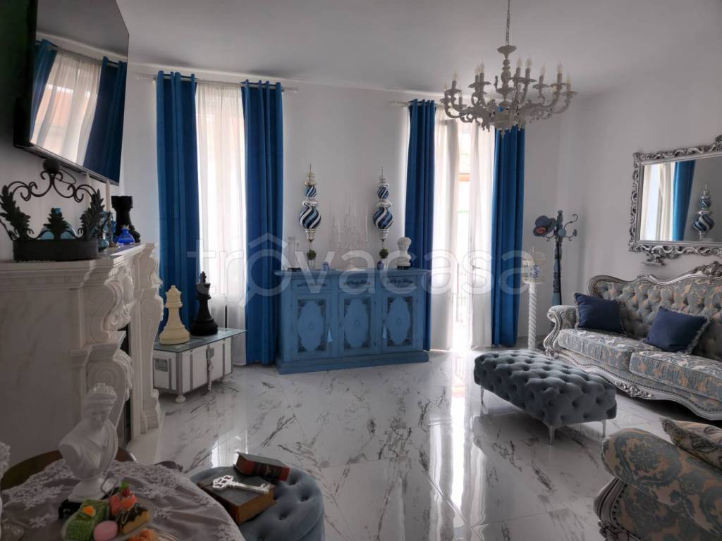 casa indipendente in vendita a Viareggio