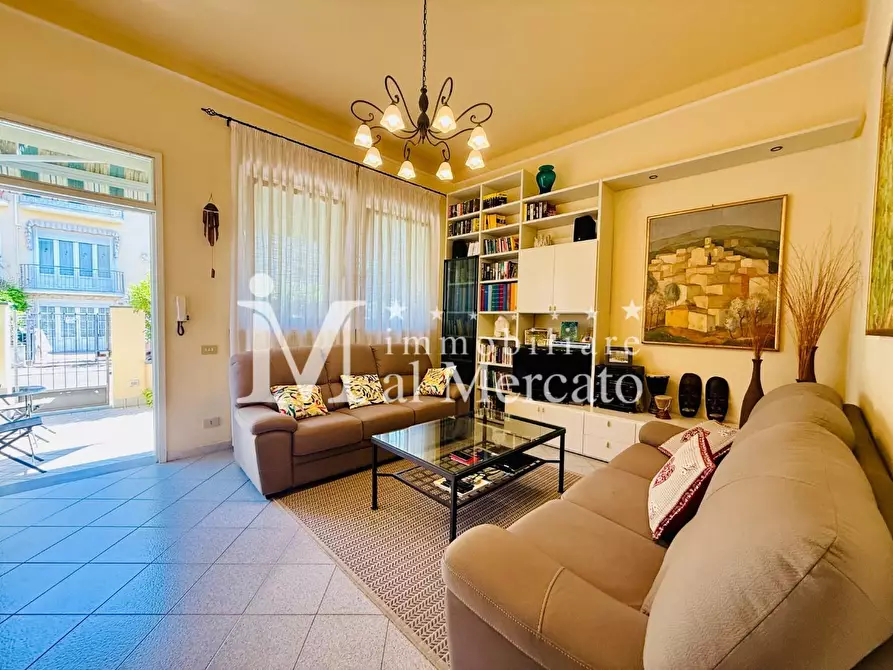 casa indipendente in vendita a Viareggio in zona Marco Polo