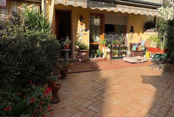 casa indipendente in vendita a Viareggio in zona Migliarina