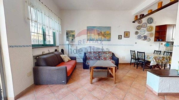 casa indipendente in vendita a Viareggio in zona Campo d'Aviazione