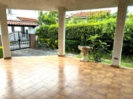 casa indipendente in vendita a Viareggio