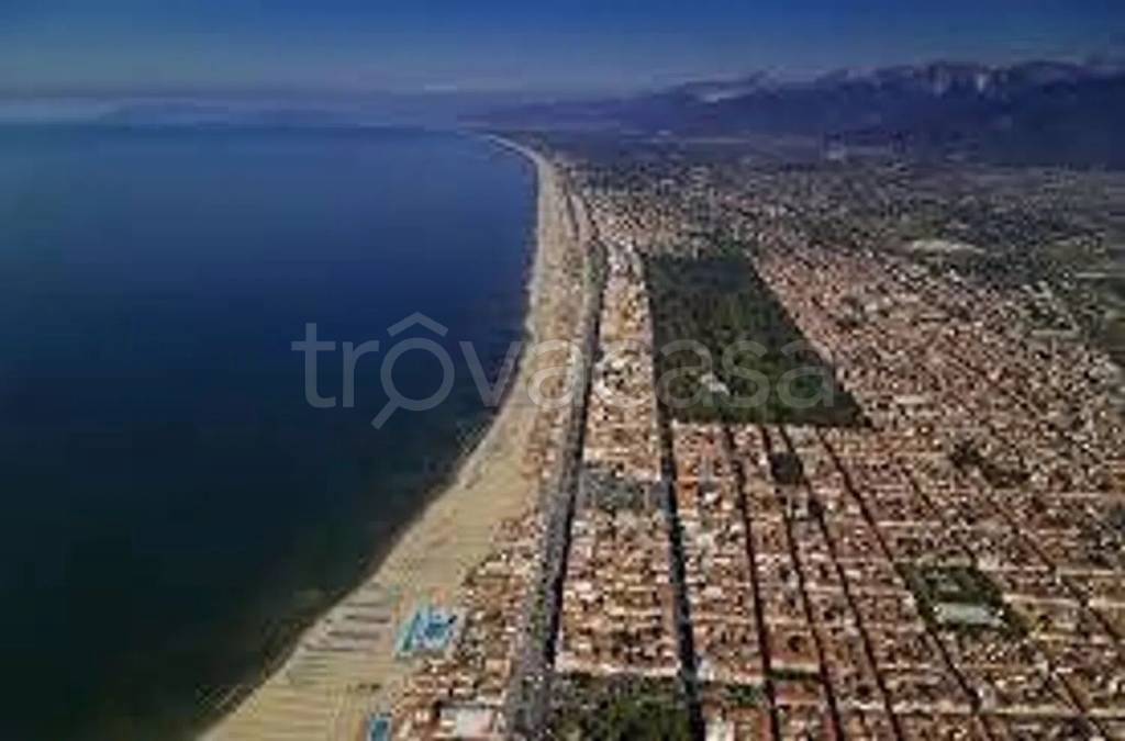 appartamento in vendita a Viareggio in zona Centro Storico
