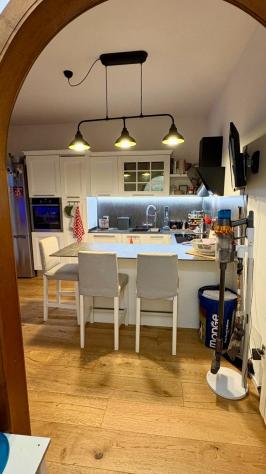 casa indipendente in vendita a Viareggio