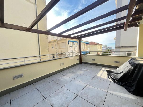 casa semindipendente in vendita a Viareggio