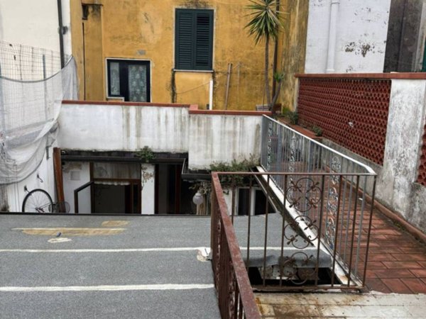 casa indipendente in vendita a Viareggio