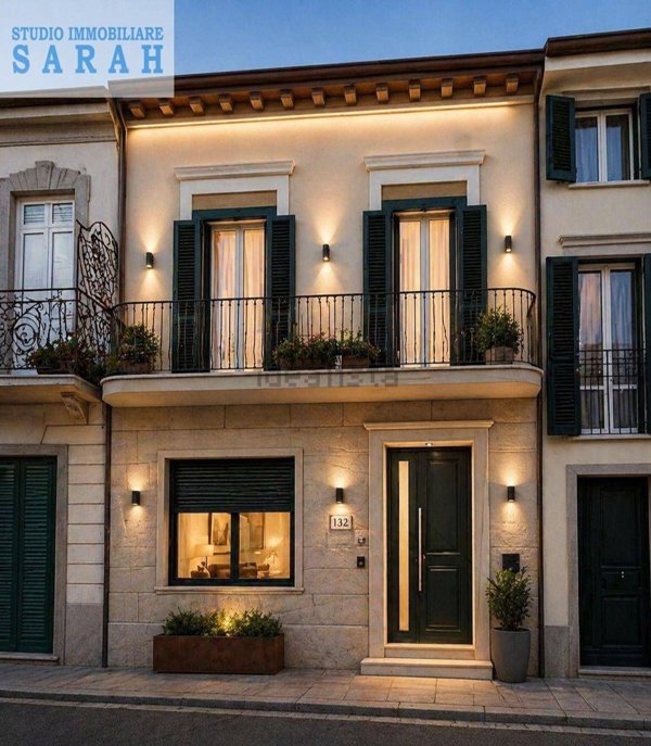 casa indipendente in vendita a Viareggio