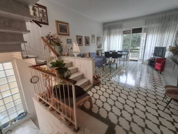 casa indipendente in vendita a Viareggio in zona Marco Polo