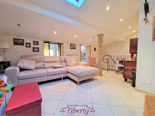 casa indipendente in vendita a Viareggio