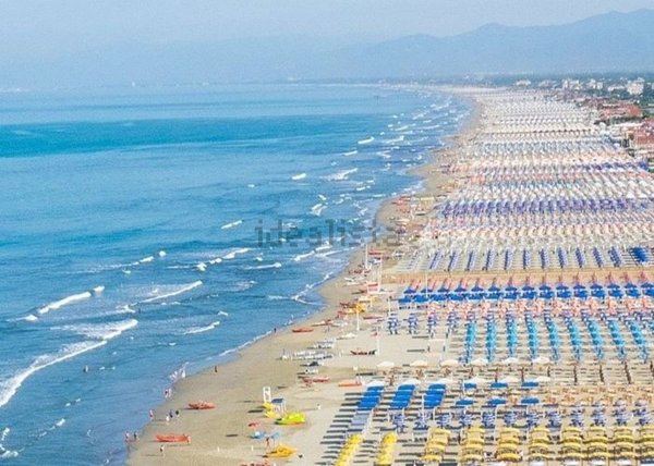 casa indipendente in vendita a Viareggio in zona Centro Storico