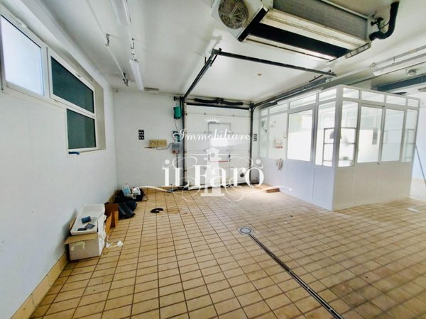 ufficio in vendita a Viareggio