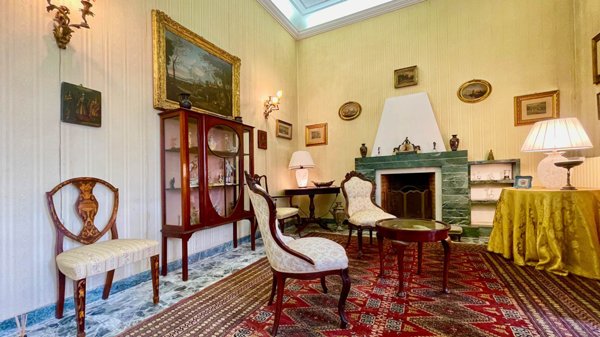 casa indipendente in vendita a Viareggio