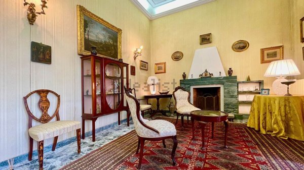 casa indipendente in vendita a Viareggio