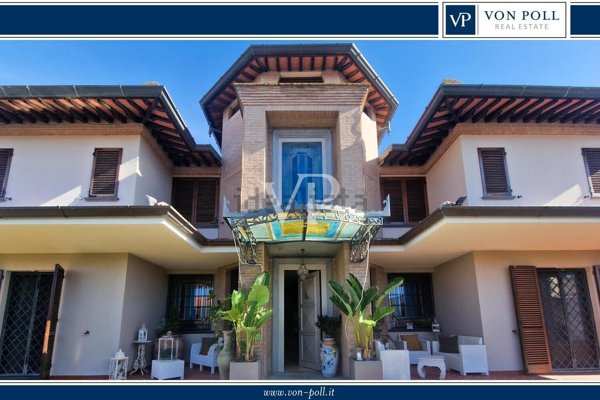 casa indipendente in vendita a Viareggio in zona Torre del Lago