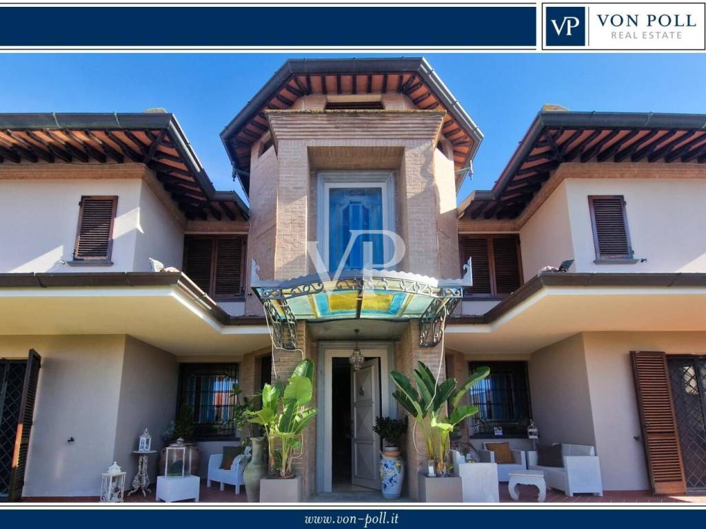 casa indipendente in vendita a Viareggio in zona Torre del Lago