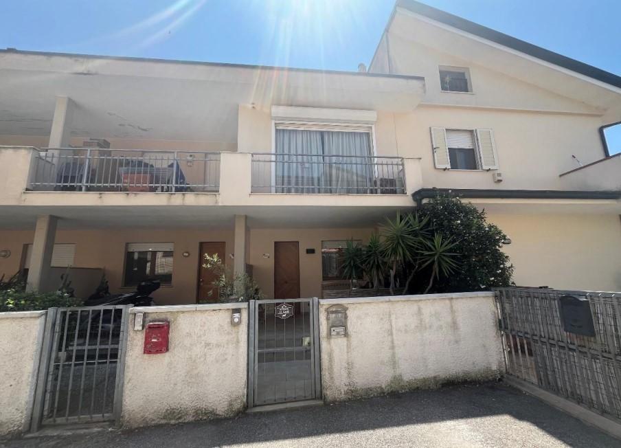 casa indipendente in vendita a Viareggio