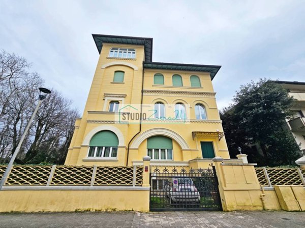 appartamento in vendita a Viareggio