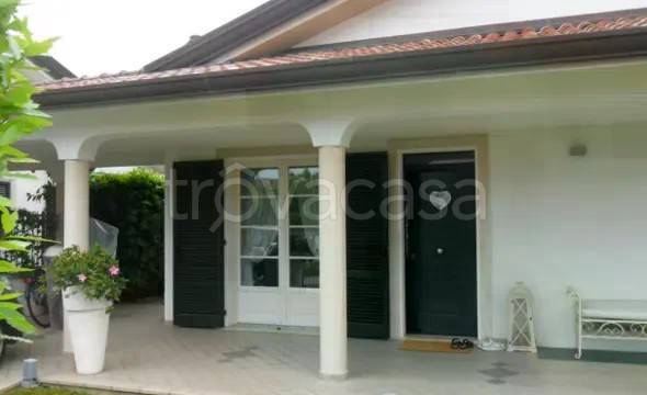 appartamento in vendita a Viareggio in zona Torre del Lago