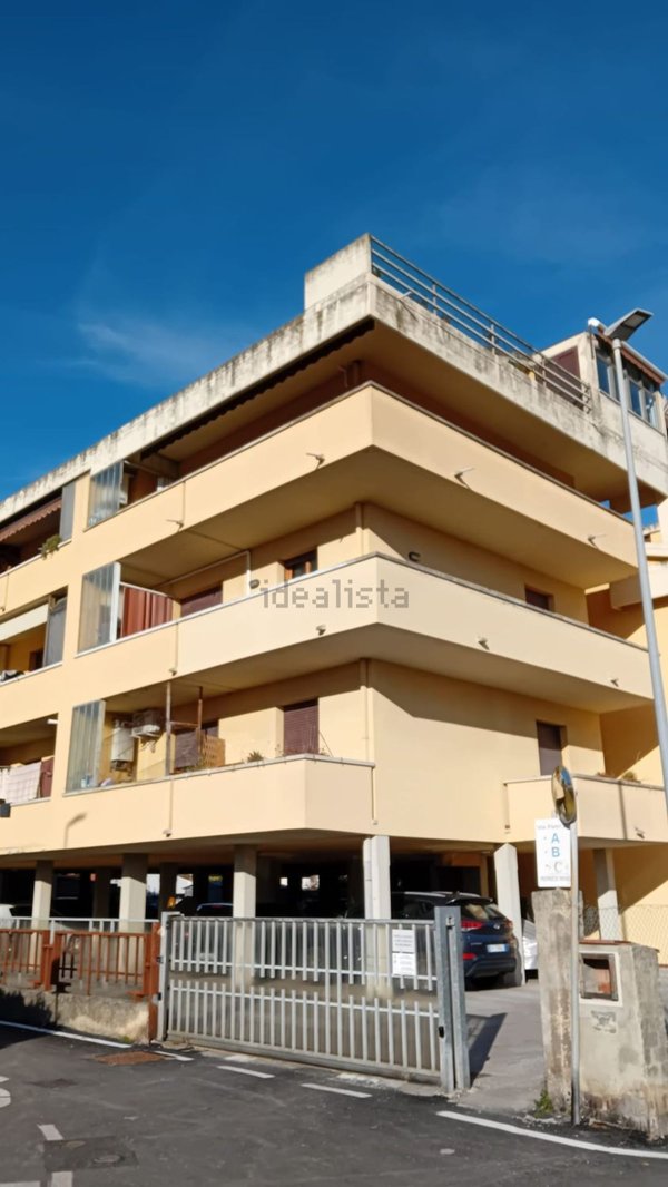 appartamento in vendita a Viareggio in zona Migliarina