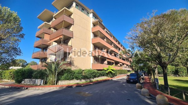 appartamento in vendita a Viareggio in zona Lago Mare