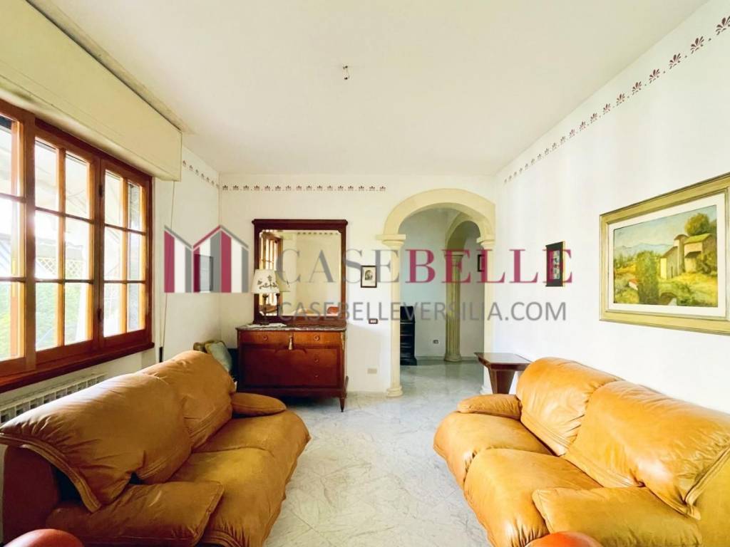 casa indipendente in vendita a Viareggio in zona Torre del Lago