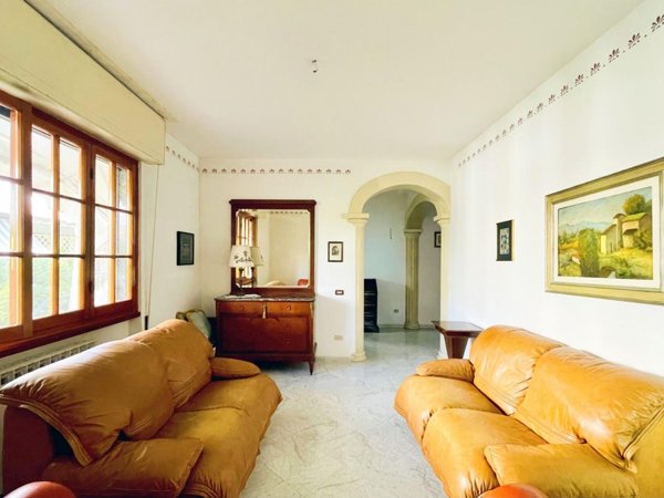 casa indipendente in vendita a Viareggio in zona Torre del Lago