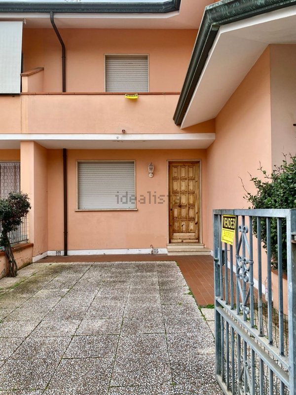 casa indipendente in vendita a Viareggio