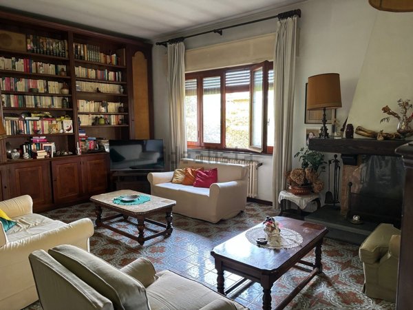 casa indipendente in vendita a Viareggio in zona Campo d'Aviazione