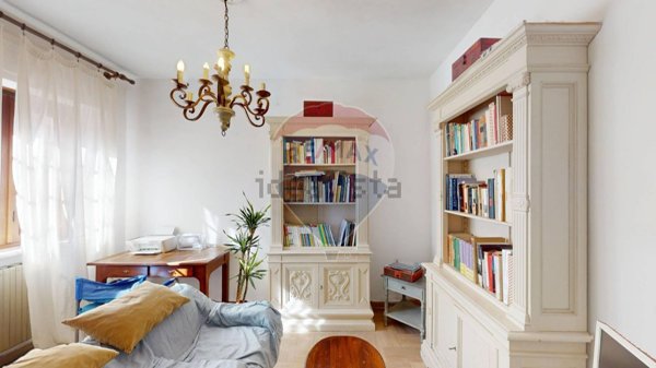 casa indipendente in vendita a Viareggio