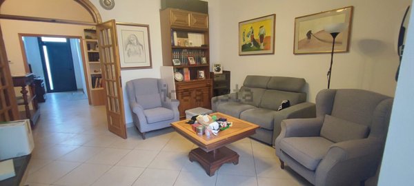 casa indipendente in vendita a Viareggio