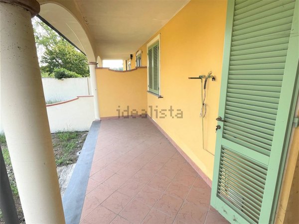 casa indipendente in vendita a Viareggio