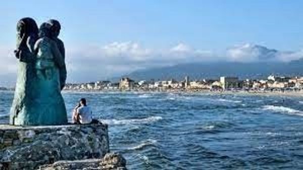 casa indipendente in vendita a Viareggio in zona Centro Storico