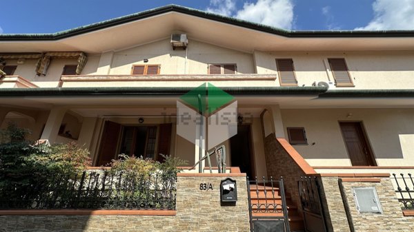 casa indipendente in vendita a Viareggio