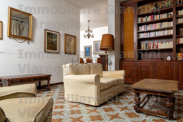 casa indipendente in vendita a Viareggio in zona Campo d'Aviazione