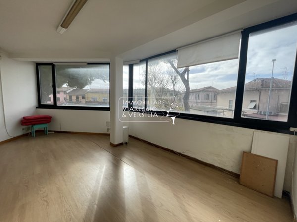 ufficio in vendita a Viareggio
