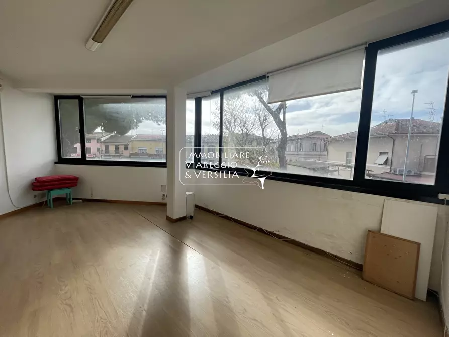 ufficio in vendita a Viareggio