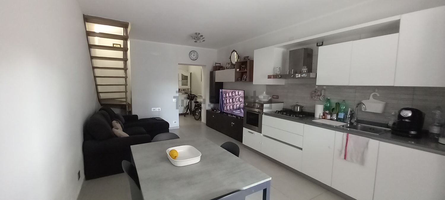 casa indipendente in vendita a Viareggio