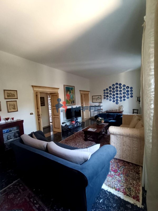 casa indipendente in vendita a Viareggio