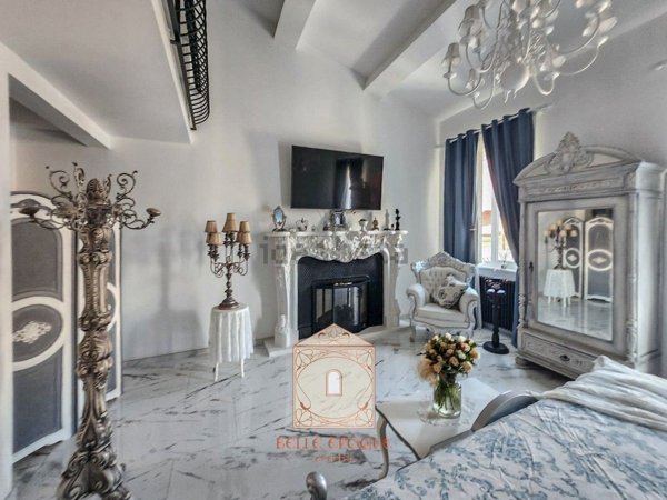 casa indipendente in vendita a Viareggio