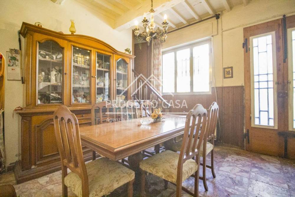 casa indipendente in vendita a Viareggio