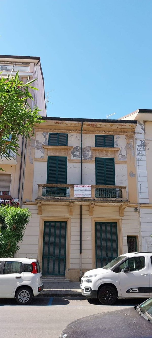 casa indipendente in vendita a Viareggio in zona Centro Storico