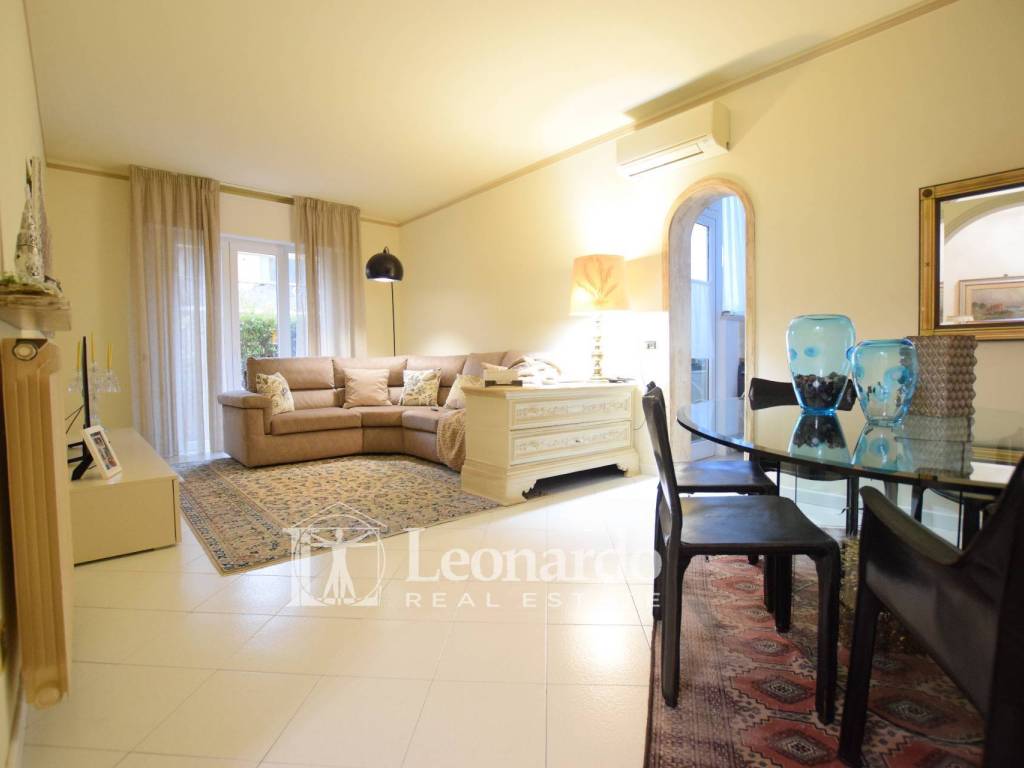 appartamento in vendita a Viareggio in zona Migliarina