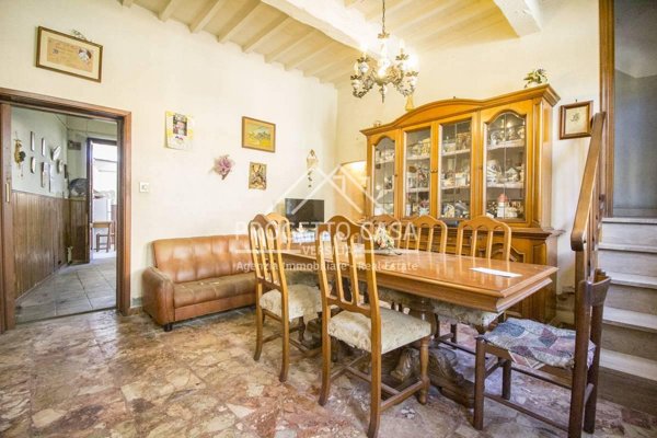 casa indipendente in vendita a Viareggio