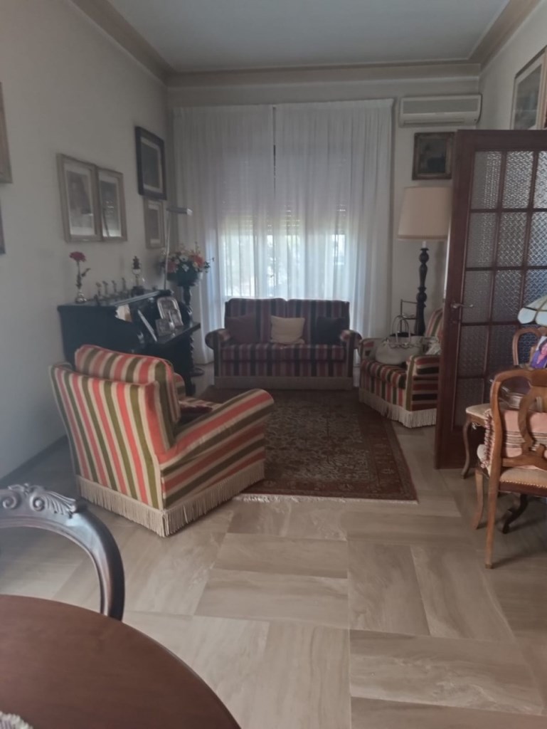 casa indipendente in vendita a Viareggio in zona Marco Polo