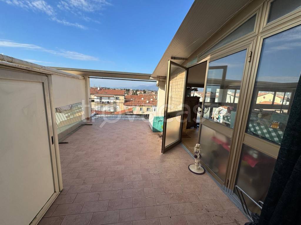 appartamento in vendita a Viareggio